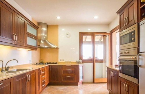 Vilafranca de Bonany Villa | Villa 'Carles' with Mountain View, Private Pool and Wi-Fi