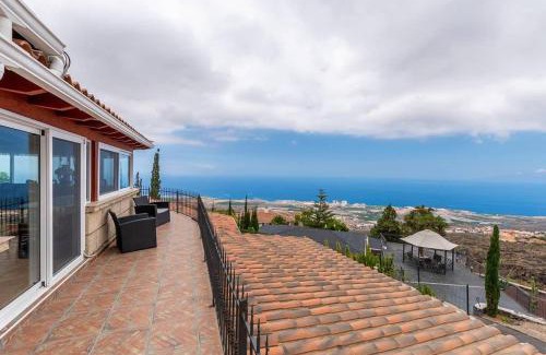 Adeje Villa | Villa Carlitos by Villas Vista Gomera