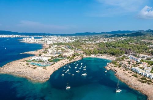 San Antonio Bay Villa | Villa Carvi