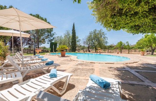 Son Sardina Villa | Villa 'Cas Moliner' with Mountain View, Wi-Fi and Air Conditioning