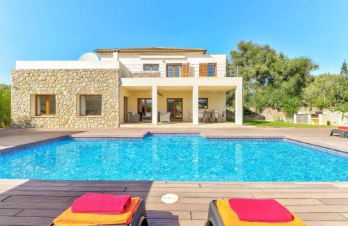 Crestatx Villa | Villa Casa de Pedra by Villa Plus