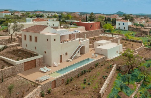 Friligkianika Villa | Villa 'Casa Kombonada' with Private Pool, Private Terrace and Wi-Fi