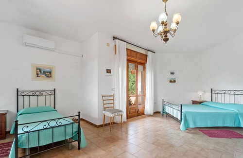 Iglesias Villa | Villa 'Casa Vacanze Maria Maddalena N° 2' with Mountain View, Wi-Fi and Air Conditioning
