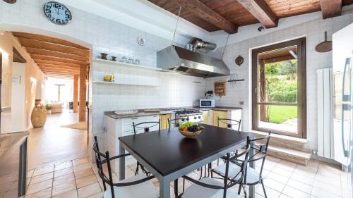 San Ginesio Villa | Villa Casanostra 12, Emma Villas
