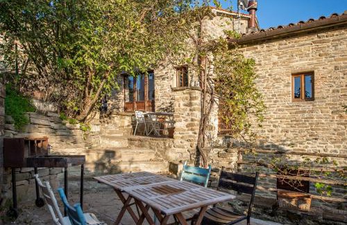 San Giustino Villa | Villa Case a Cantuccio by Mmega