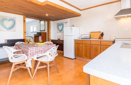 Colares Villa | Villa Cassandra - Cozy villa with swimming pool at a short distance to the ocean