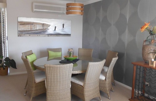 Casuarina Villa | Villa Casuarina - a short stroll to the beach