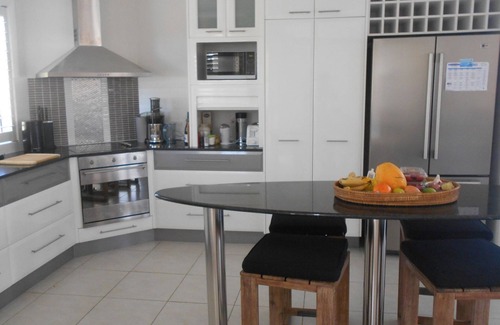 Casuarina Villa | Villa Casuarina - a short stroll to the beach