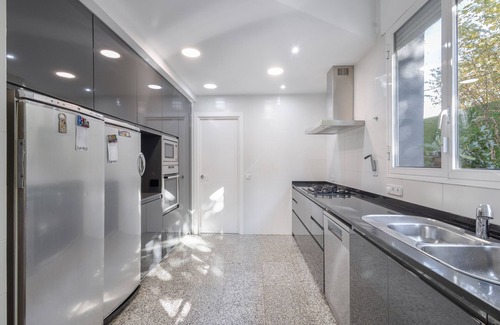 Masnou Villa | Villa 'Cela' with Sea View, Wi-Fi and Air Conditioning