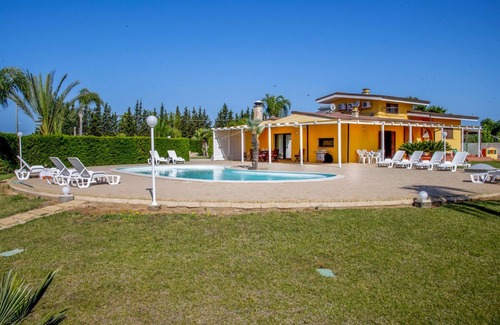 Melissano Villa | Villa Cenate - Four Bedroom Villa, Sleeps 12
