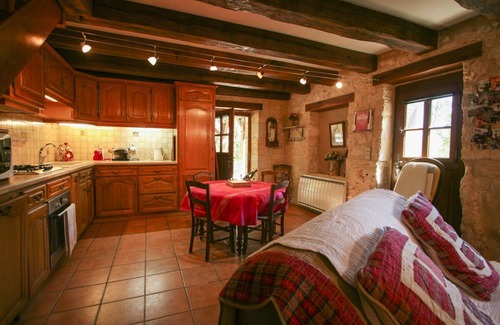 Sainte-Foy-de-Longas Villa | Villa Chambre Du Paradis