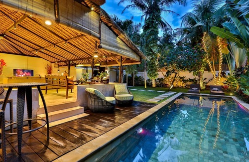 Dyanapura House | Villa Champagne/Luxury villa with private pool and large garden/Bali style