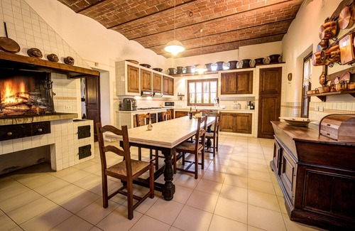 Castiglione del Lago Villa | Villa & Charme id 2109, great views Pool and Air Conditioning