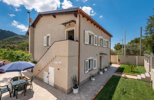 Villaggio delle Mimose Apartment | Villa Chiara Solanas