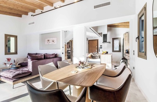 Kariotai Villa | Villa Cielo Azul - Three Bedroom Villa, Sleeps 6