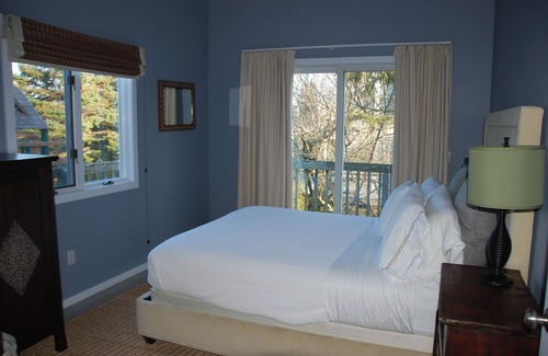 Culloden Shores House | "Villa Cinq" --an Oasis of West Facing Outdoor Living, Perched beside the Sea
