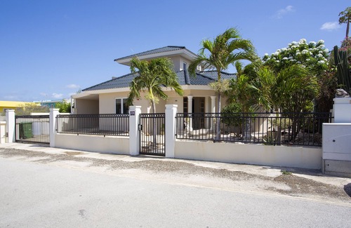 Grote Berg House | Villa Cle - Curaçao with beautiful tropical garden, Grote Berg