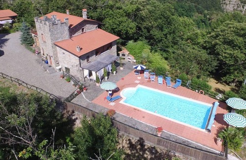 Licciana Nardi Villa | VILLA CLOTILDE 8 Pax, country side with pool, WI-FI, BBQ, near to Cinque Terre