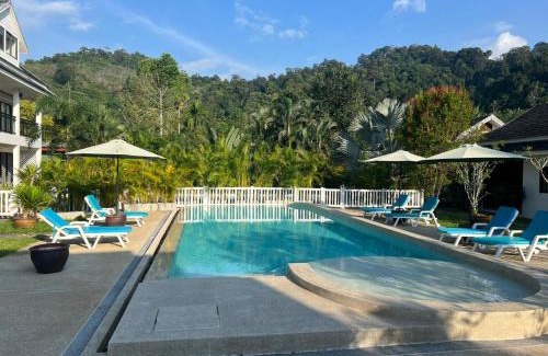 Khuekkhak House | Villa Colina Khao Lak Rooms and Bungalows - Adults Only