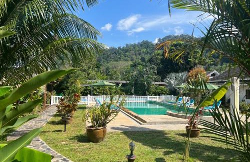 Khuekkhak House | Villa Colina Khao Lak Rooms and Bungalows - Adults Only