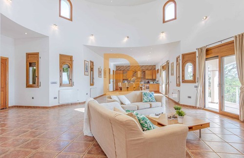 El Mas Isaac Villa | Villa Colina - Swimming Pool and BBQ