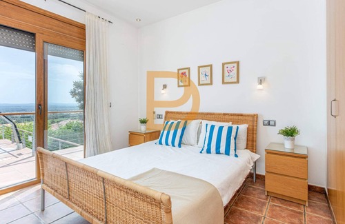 El Mas Isaac Villa | Villa Colina - Swimming Pool and BBQ