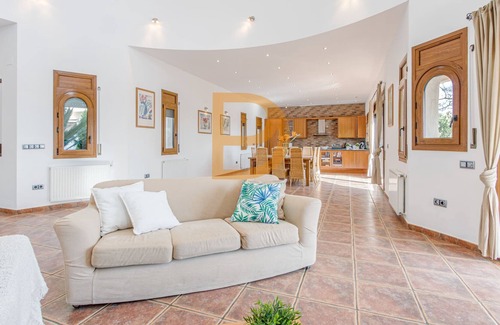 El Mas Isaac Villa | Villa Colina - Swimming Pool and BBQ