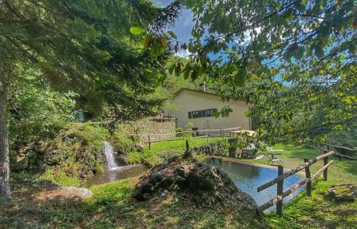 Borzonasca Apartment | Villa con bosco giardino e ruscello ad uso esclusivo