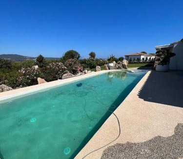 Tanaunella Villa | Villa con piscina privata vista tavolara