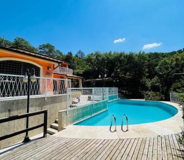 San Feliciano Villa | Villa con piscina sul lago