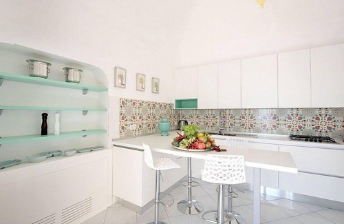 Chiesa Nuova Villa | Villa Concordia: A splendid three-story villa which faces the sun and the sea, with Free WI-FI.