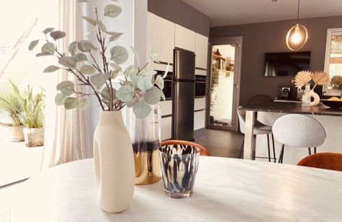 Nord Villa | Villa Contemporaine à Aix-en-provence Avec vue et Piscine XXL