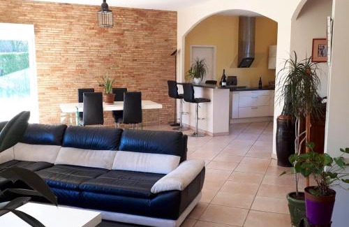 Paulhac Villa | Villa Contemporaine à Paulhac avec Piscine Privée et Jardin