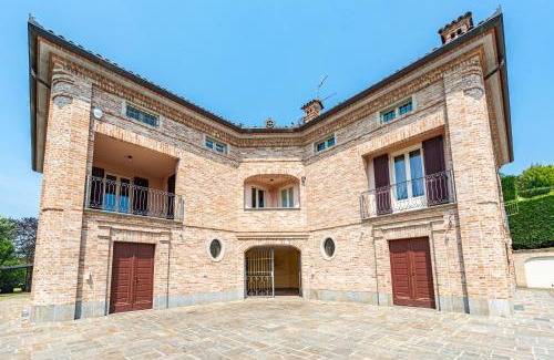Corneliano d'Alba Villa | Villa Cornelia , entire Villa with private pool