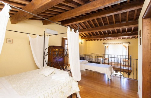 Ramazzano Apartment | Villa Cottage Umbertide, close to Gubbio and Assisi, with panoramic pool !