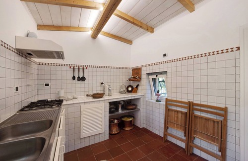 Semorile Villa | Villa 'Cottage with Sea View' near the Sea with Garden