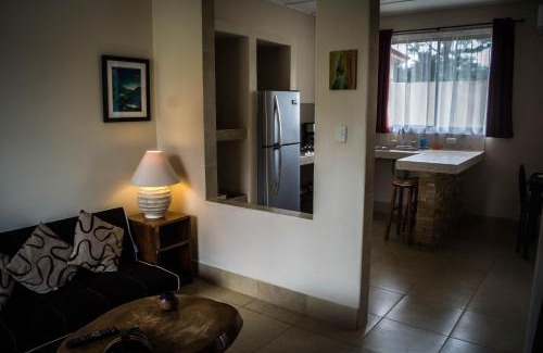 Barrio Ricos y Famosos Hotel | Villa Creole