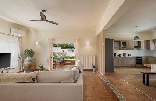 Aptera Villa | Villa Crista in Aptera with private pool and hydromassage! Mountain & sea views!