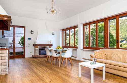 San Pietro Villa | Villa Cristina with 3 bedrooms and free parking