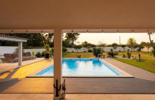 Cardielos Villa | VILLA DA COSTA - SUNSET POOLHOUSE