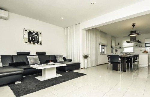 Suhovare House | Villa Dalmacija by Interhome