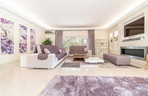 Castelo Villa | Villa das Giestas