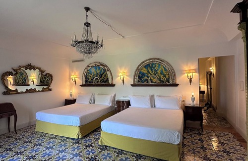 Torre del Greco Hotel | Villa De Cillis Carafa