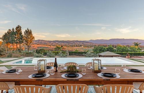 Temecula House | Villa de la Sky Ranch Sprawling Tuscan Villa in Wine Country