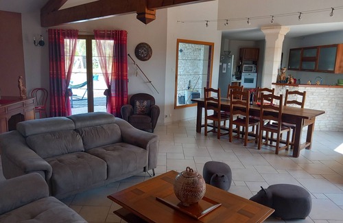 Bergerac House | Villa de Type F5 Avec Piscine Privée et à 1,5 km du Parc de Pombonne