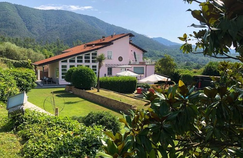 Beverino Villa | Villa Dei Poeti - Six Bedroom Villa, Sleeps 16