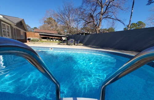 Columbus House | Villa del Aqua - Pool House - Residential Friendly Quiet Neighborhood