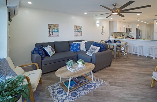 Nazareth Condo | Villa Del Mar - Ocean Front Renovated Condo at Cowpet Bay