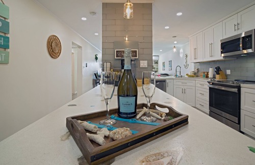 Nazareth Condo | Villa Del Mar - Ocean Front Renovated Condo at Cowpet Bay