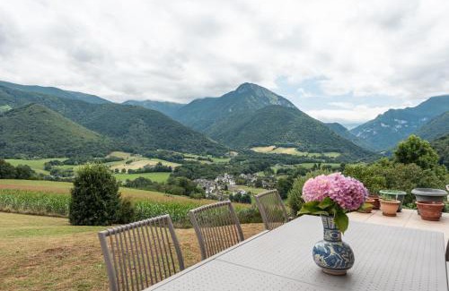 Arthez-d'Asson House | Villa Delb
